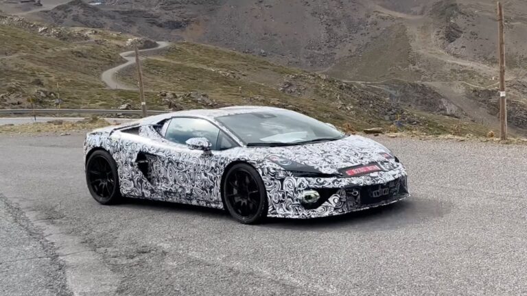 Nástupce Lamborghini Huracan Spied – Tiché řízení v režimu EV