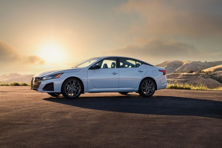 Nissan Altima 2024