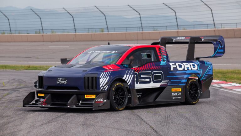 Proč takhle vypadá Pikes Peak Ford F-150 Lightning SuperTruck?